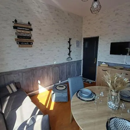 Le 2 F Apartment Ault